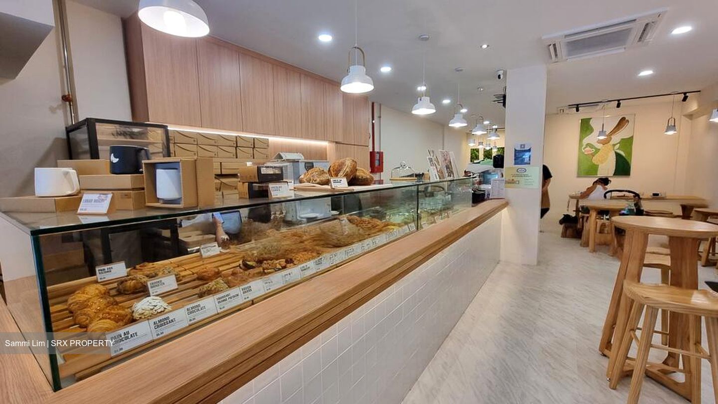 Jalan Beringin (D15), Retail #481593371